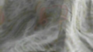 ಸ್ಯಾಂಡಿ ಕೂದಲಿನ ಏಷ್ಯನ್ ಮಮ್ಮಿ ಬೆರಳುಗಳು ಅವಳ ಒದ್ದೆಯಾದ ಕ್ಷೌರದ ಮಾದಕ HD ಚಲನಚಿತ್ರ ಪುಸಿ ತೀವ್ರವಾಗಿ